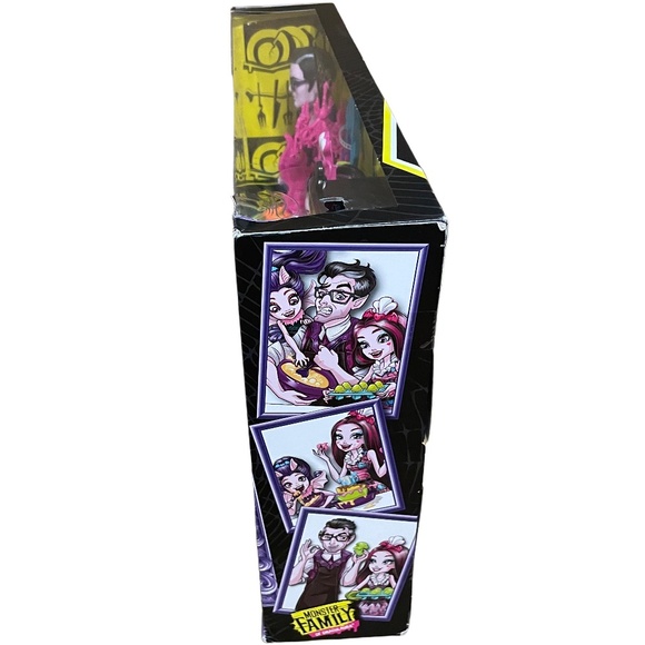 Monster High Vampire Kitchen Monster Family Of Draculara Set Mattel NEW! - Picture 3 of 6
